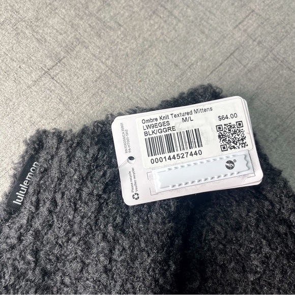 Lululemon Ombre Knit Textured Mittens Merino Wool Black Graphite Grey M L Nwt - Picture 10 of 10